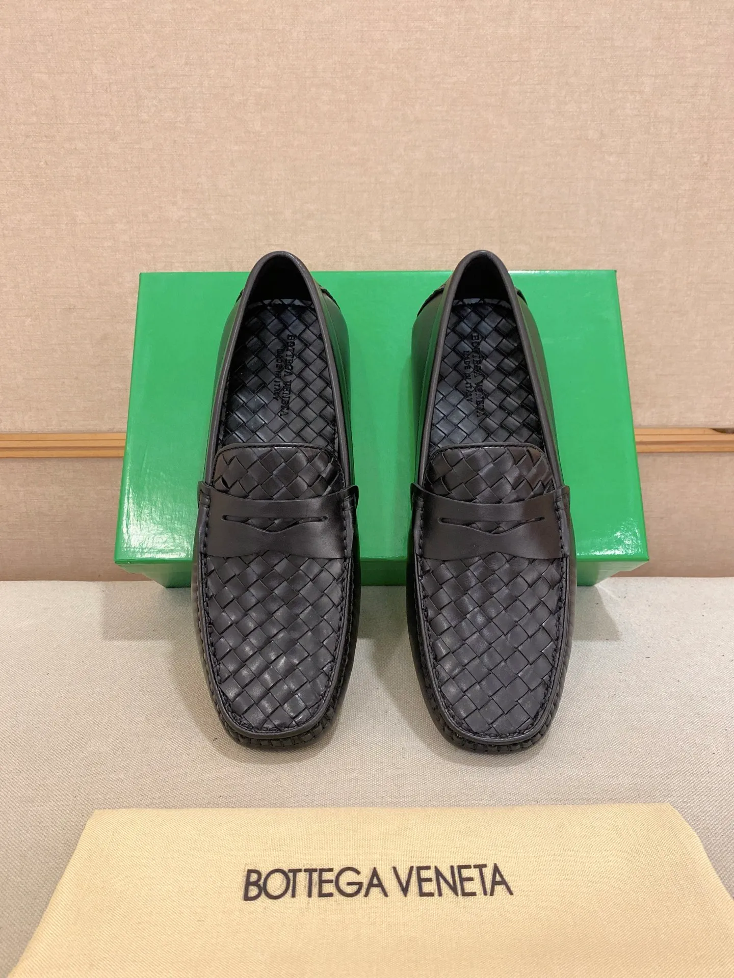 Men's shoes 💰 400💰 (Niu Li + Niu Pad) [BV] latest hot style‼ ️Casual men's shoes, uppers imported first-layer cowhide ➕Full imported cowhide lining✔️Exquisite workmanship, excellent foot feel, special rubber soles✔️, cool and fashionable, the latest fashion, fashionable outsole, hurry up. Code number: 38-44 (can be customized to 37.45, non-refundable)